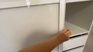 Шкаф купе в спальню. Небольшая функциональная гардеробная. Межкомнатная перегородка. Обзор.