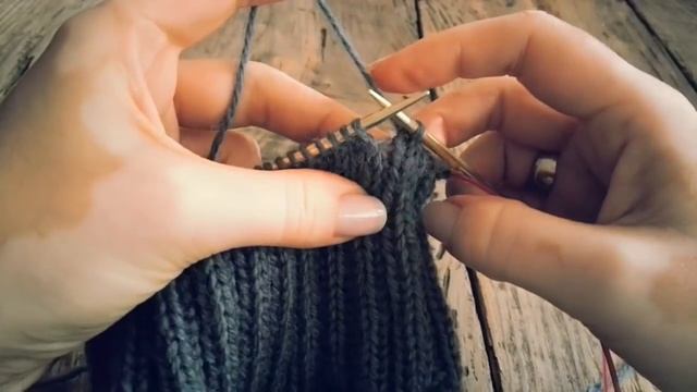 Мужская ШАПКА-резинка спицами. КРУГЛАЯ МАКУШКА.