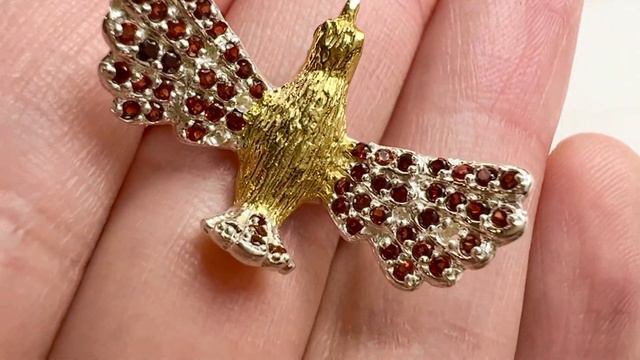 Авторское кольцо птичка с гранатами