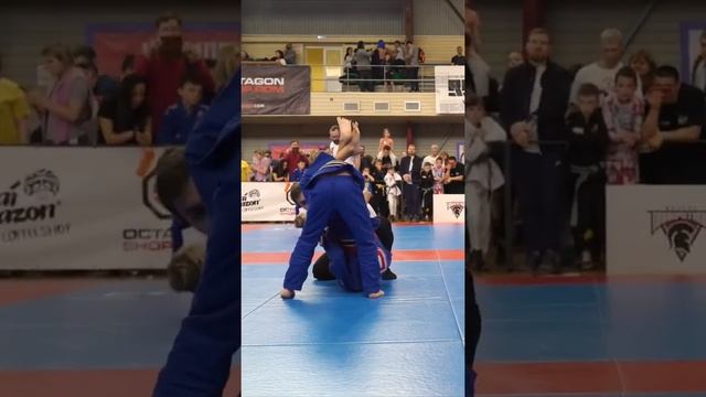 Insane armbar in 15 seconds