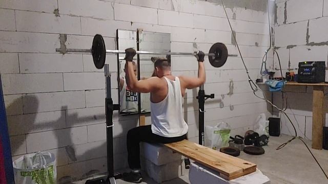 КОВРОЛИН ПОСТЕЛЕН. НАГИБАЕМ ЛЯРВ. БОМБИМ ПЛЕЧИ. смотреть онлайн