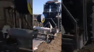 Пленкоукладчик с подачей удобрений под пленку