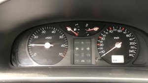 Рено Лагуна 2 Renault Laguna 1,8 бензин моргает панель приборов в движении загораются все лампочки