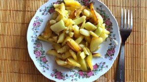 Жареная картошка с кабачками и чесноком