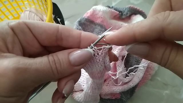 Соединение деталей лицевой глади иглой.