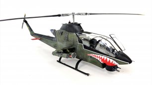 Американский ударный вертолет AH-1G Cobra (поздний) от компании ICM в масштабе 1:32
