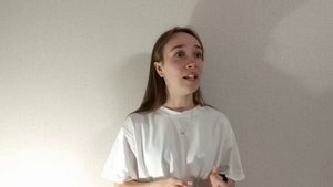 Дарья  Плотникова  читает стихи Бю Пастернака "Быть знаменитым"