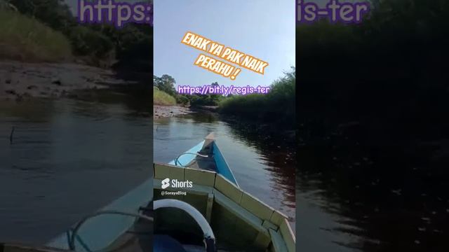 Outdoor Siap Menemani Naik Perahu, Enak ya Bisa Berduaan