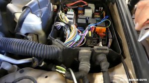 MERCEDES W211 CIGARETTE LIGHTER FUSE REPLACEMENT LOCATION