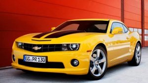 Ford Mustang vs Chevrolet Camaro (Форд Мустанг против Шеврале Комаро)