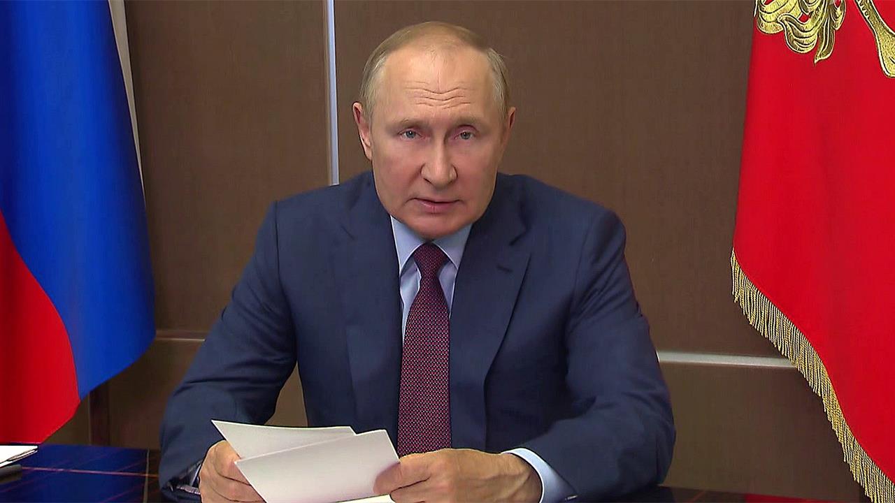 Владимир Путин проводит совещание по вопросам развития судостроительной отрасли