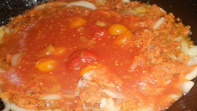 Капуста тушеная с рисом и морковью