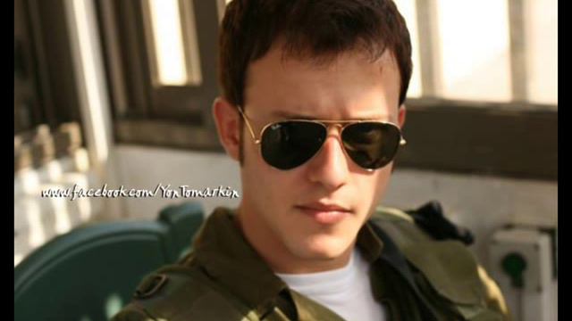 Yon Tomarkin (Just the Way You Are) смотреть онлайн