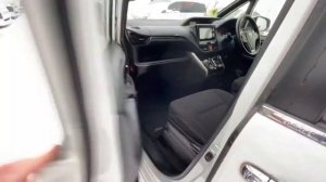 Toyota #Esquire 2014 год, 1.8 Гибрид? комплектация «#Hybrid Xi» 4 балла☑️