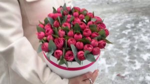 Яркие пионовидные розы в коробке Гранд Трендсеттер
