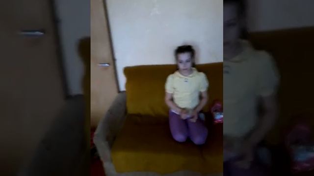 Бабуся знову заважає . Але у нас челендж товстий кролик смотреть онлайн