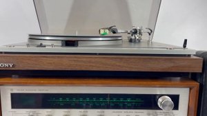 Sony PS-5550 Belt Drive Servo Controlled Turntable - Video 2