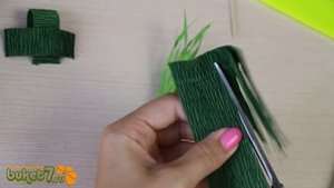 Трава из бумаги. Трава из гофрированной бумаги.  Зелень для букетов из конфет. Мастер-класс.
