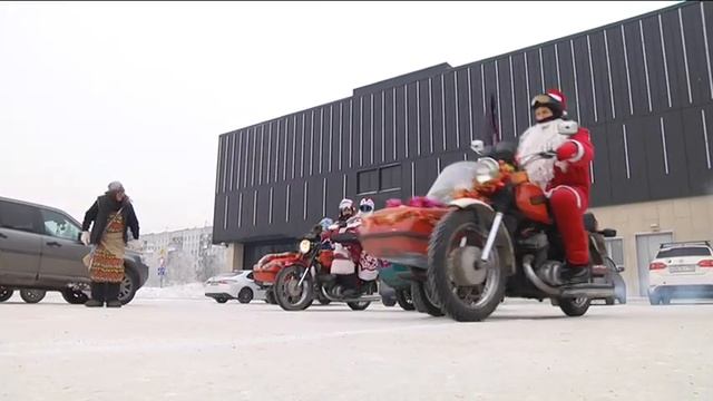 В Новокузнецке прошел новогодний мотопробег смотреть онлайн