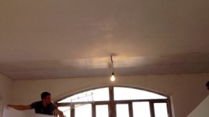 как клеить стеклохолст на потолок и как избавится от вазникновений трещин на потолке