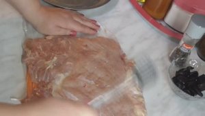 КУРИНЫЙ  РУЛЕТ КОРОЛЕВСКИЙ С ЧЕРНОСЛИВОМ . СУПЕР ЗАКУСКА НА НОВЫЙ ГОД !