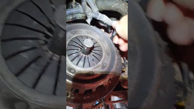 как правильно установить диск сцепления. смотреть онлайн