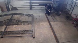 Ворота из профильной трубы с калиткой