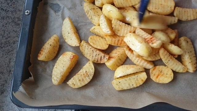 ГРИЛЬНОЕ КУРИНОЕ ФИЛЕ +КАРТОШКА С КОРОЧКОЙ =запечённые в духовке!