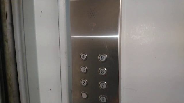 Электрические лифты в офисном здании (г. Екатеринбург) ЩЛЗ (МОЭЛЗ) 1976г.в Q=500 кг V=1м/с смотреть онлайн