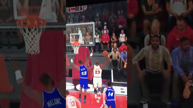 Micheal Jordan posterizes Karl Malone in NBA2K21