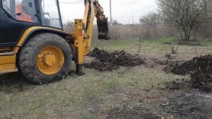 Корчевание пней. Выравниваем участок. Роем яму под септик экскаватором CAT
