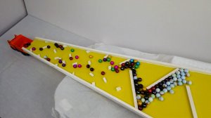 Горка для шариков - разноцветные шарики, самосвал и пин-понг