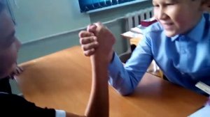 КТО сильнее девчонка или мальчик?