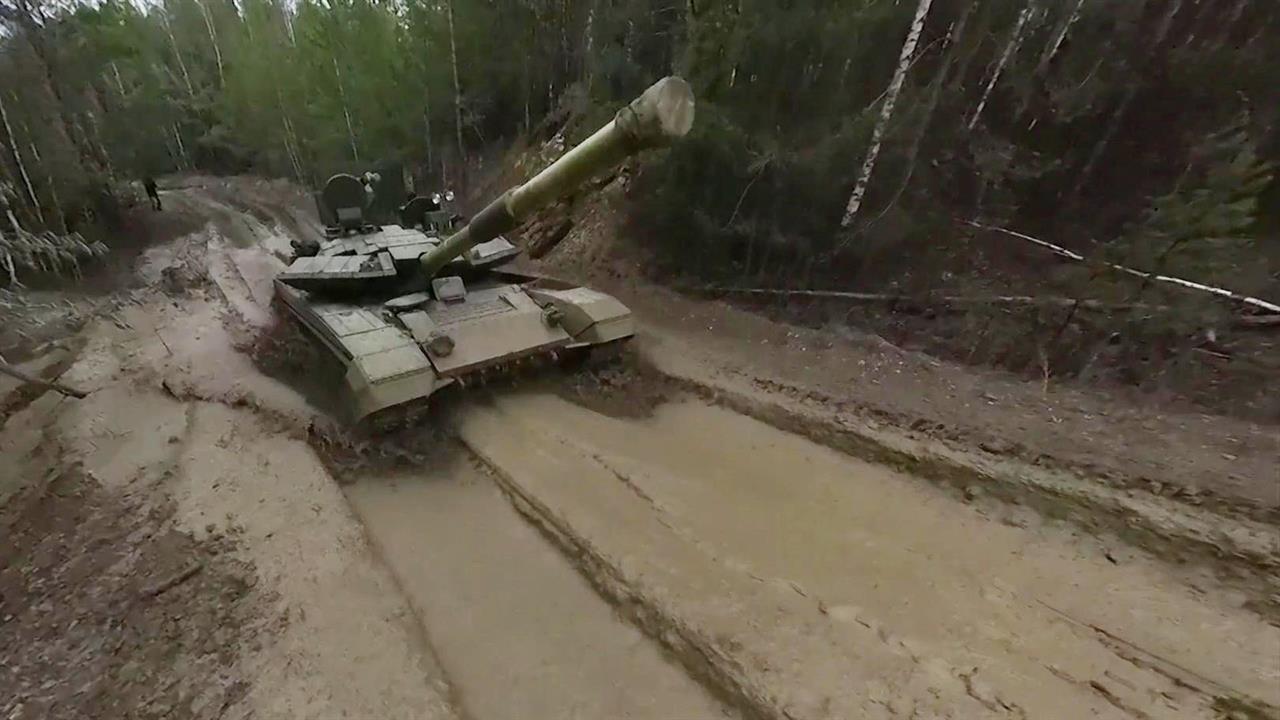В преддверии Дня Победы на передовую отправился новый эшелон танков Т-90М "Прорыв"