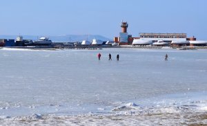 Спортивная гавань , ледяной залив. Владивосток