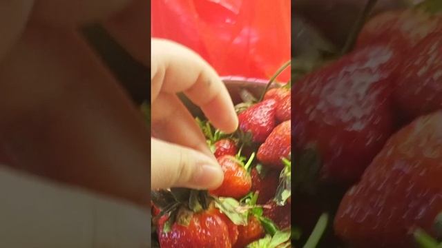 Готовим десерт из клубники? ОЧЕНЬ ВКУСНО!!!!!! смотреть онлайн