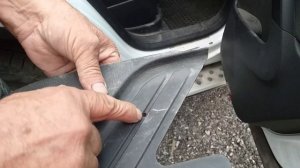 Автомобиль тигуан. Пороги подножки защищают кузов .Повреждёные подножки ремонтируем своими руками.