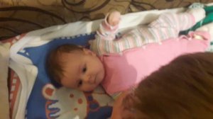 VLOG Разговор отца с дочкой Первые звуки ребенка Разговор маленькой дочки с папой Очень Милое видео