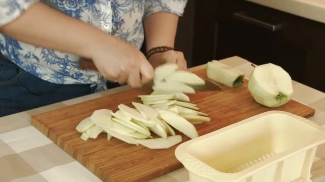 Как приготовить летний пирог с яблоками и голубикой смотреть онлайн