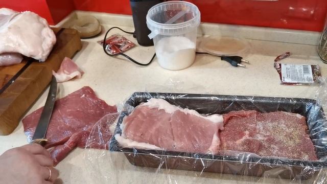 Делаем прессованное сыровяленое мясо.