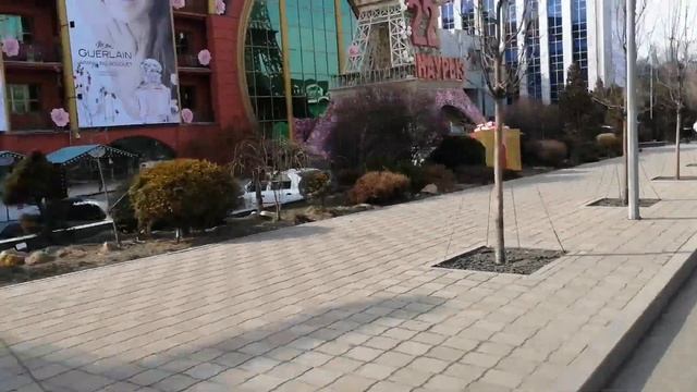 Алма-Ата на моноколесе. По Назарбаева, Площадь Республики.