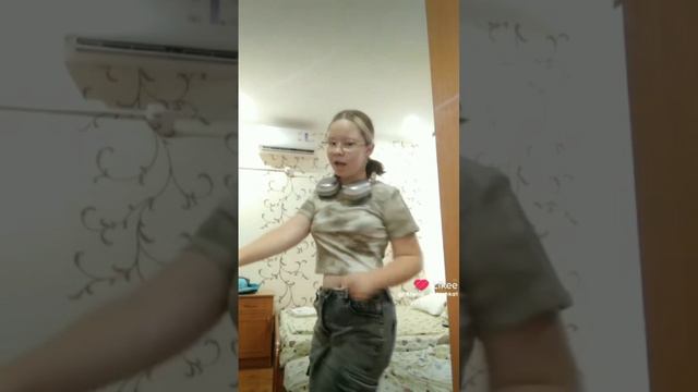 ЛАЙКАЙТЕ МОИ ВИДЕО ПОЖАЛУЙСТА