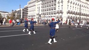 Греция. Афины. Парадный марш эвзонов (президентской гвардии)