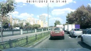 Объезд пробки про тротуару быстро