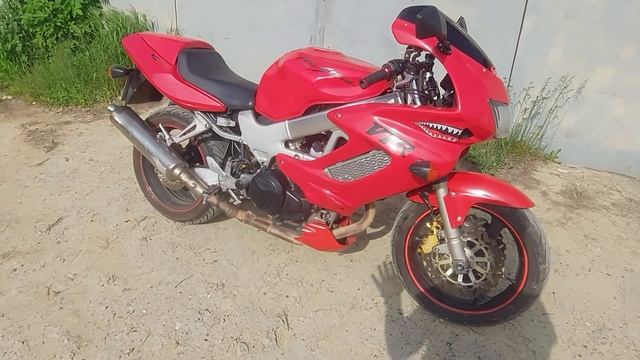 Honda VTR 1000F - это Вам не рядная четвёрка! ВТР особенности ? смотреть онлайн