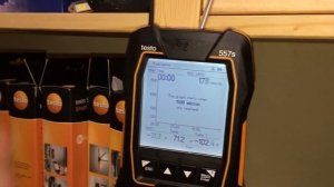 Testo 557S vacuum decay test using the Bluetooth Testo 552i. Why U don’t use refrigerant hoses