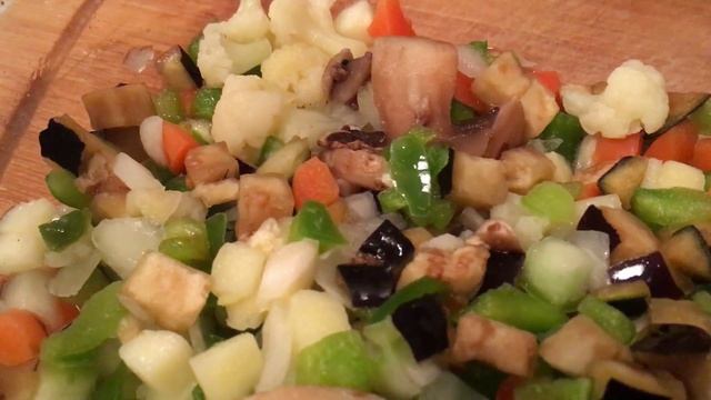 Куриный суп с вермишелью. Суп с курицей, вермишелью и овощами. Готовим вкусный куриный суп. смотреть онлайн