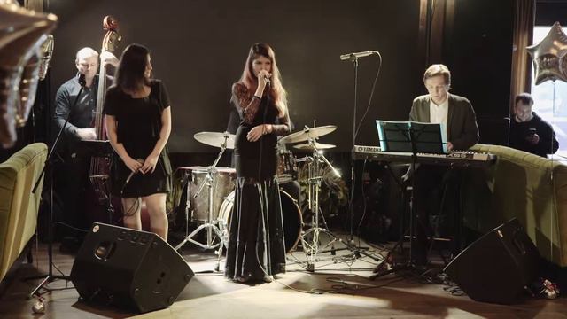 13 Ксения Грачева, Анастасия Посредникова - Jazz в Ginza