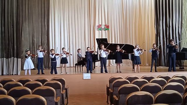 Ансамбль скрипачей младших классов   ДМШИ №1 им. Л.П.Александровской  г.Минска смотреть онлайн