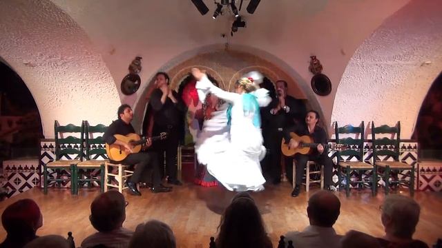 Flamenco Barcelona - Sara Barrero con bata de cola @TablaoCordobes - 06/10/2015 (II) смотреть онлайн